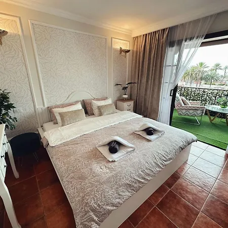 Perla Paraiso Royal Apartment